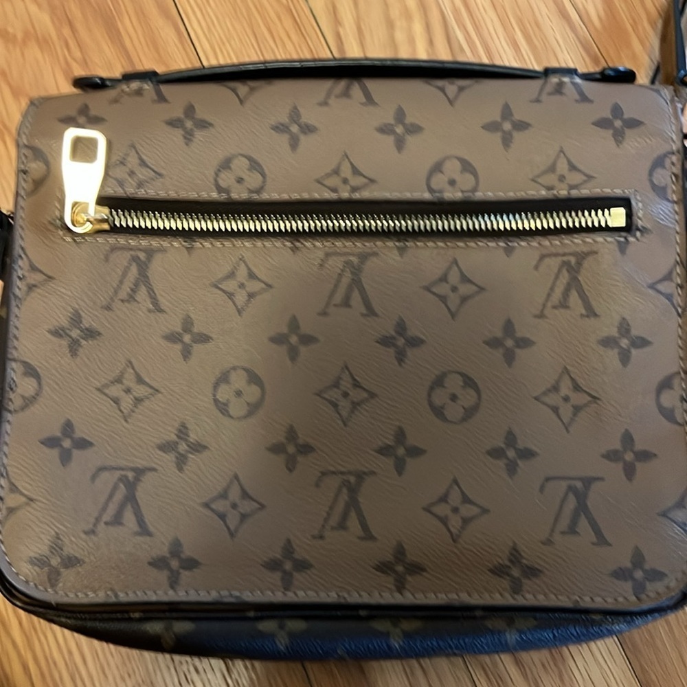 Louis Vuitton AUTHENTIC  Reversible Pochette Métis - Picture 3 of 9